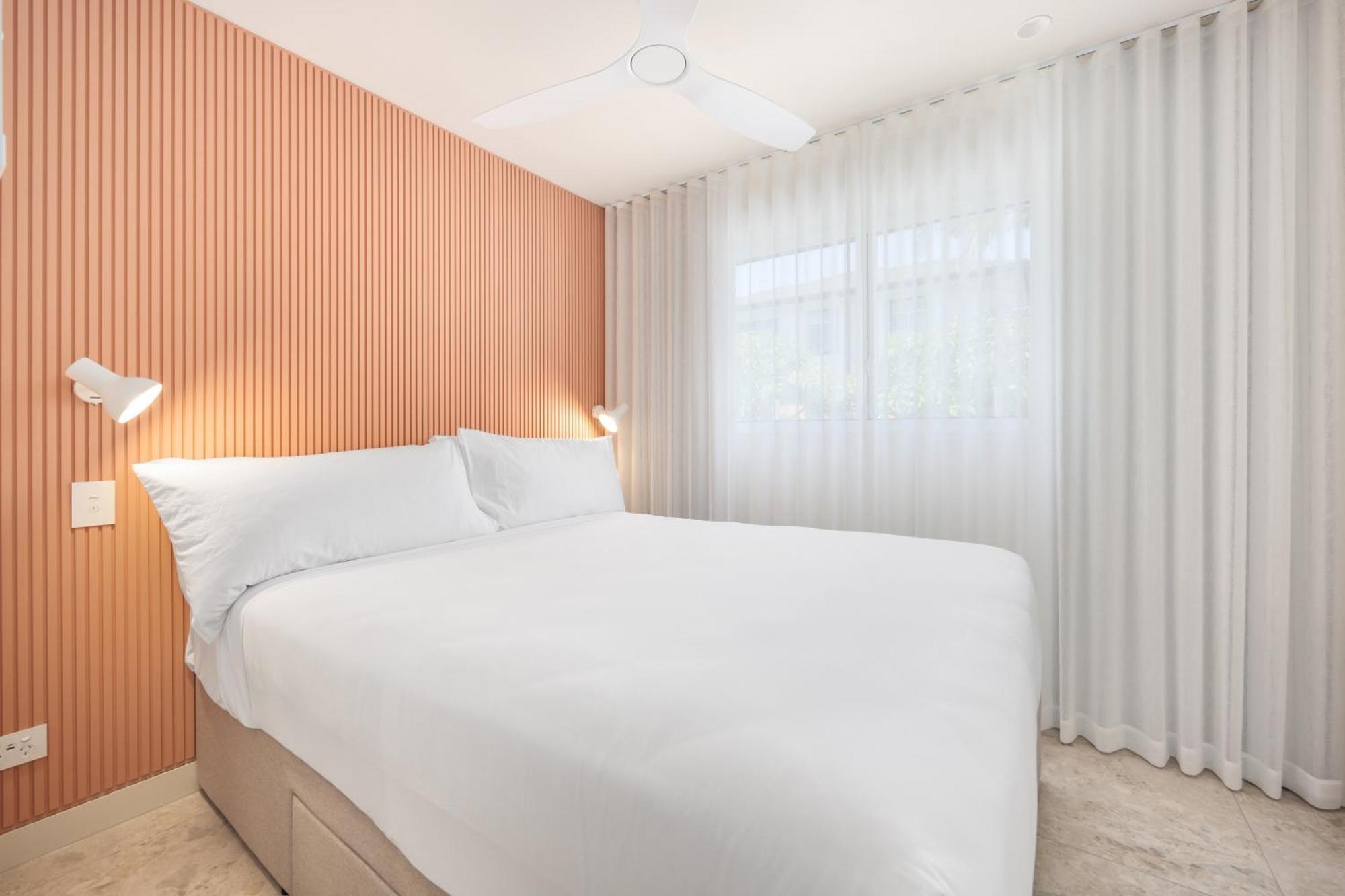 The Shores Miami Gold Coast Room photo